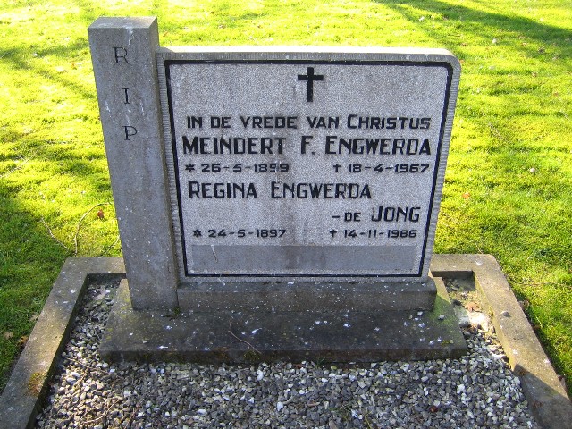 Grafsteen Meindert Engwerda en Regina de Jong